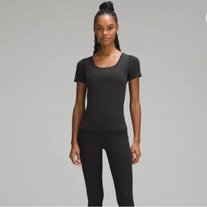 Lululemon Ebb to Street Short Sleeve Shirt Size 8 Charcoal Grey